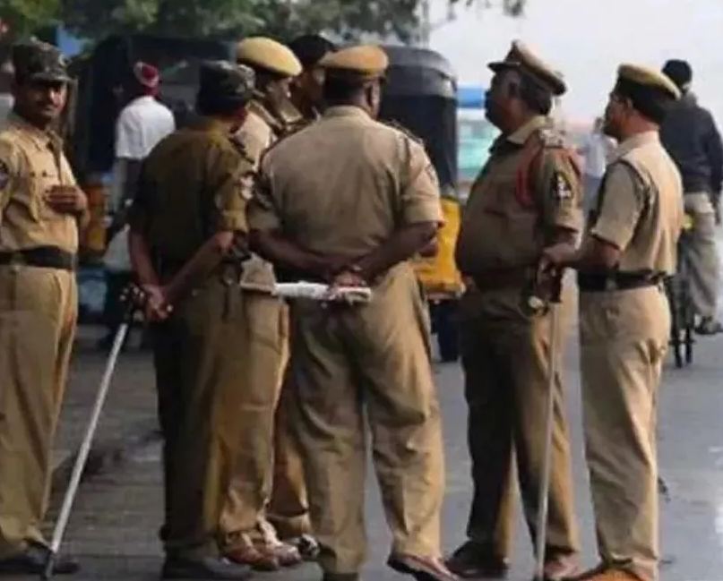 देहरादून में डकैती के मामले में बड़ी कार्रवाई,घटना में शामिल तीन पुलिसकर्मियों को निलंबित कर दिया