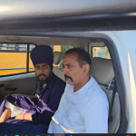 बिना पैसे दिए तेल लेकर भाग रहे थे निहंग,युवक ने पैसे लेने के लिए पकड़ा तो काट दी कलाई
