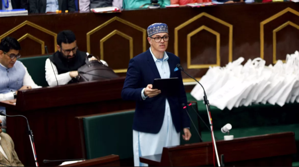 Article 370 हटने के बाद जम्मू-कश्मीर का पहला बजट पेश