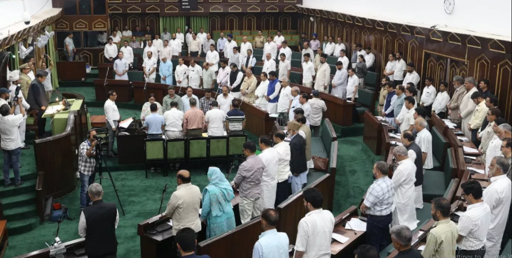 जम्मू-कश्मीर विधानसभा ने पहलगाम 26 लोगो को श्रद्धांजलि देने के लिए विशेष सत्र आयोजित किया