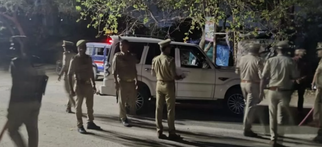 माफिया अतीक के करीबियों के खिलाफ पुलिस ने की कार्रवाई, छापेमारी में 11 लग्जरी गाड़िया सीज