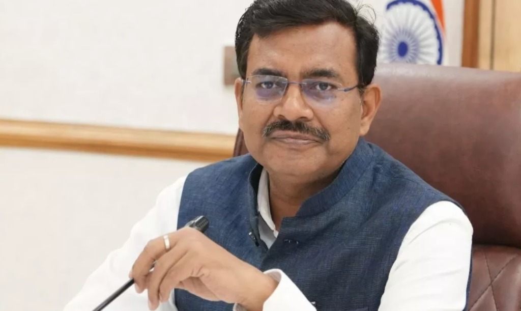 उत्तराखंड में आउटसोर्स या संविदा भर्ती पर लगाई रोक, मुख्य सचिव आनंद बर्द्धन ने जारी किया आदेश