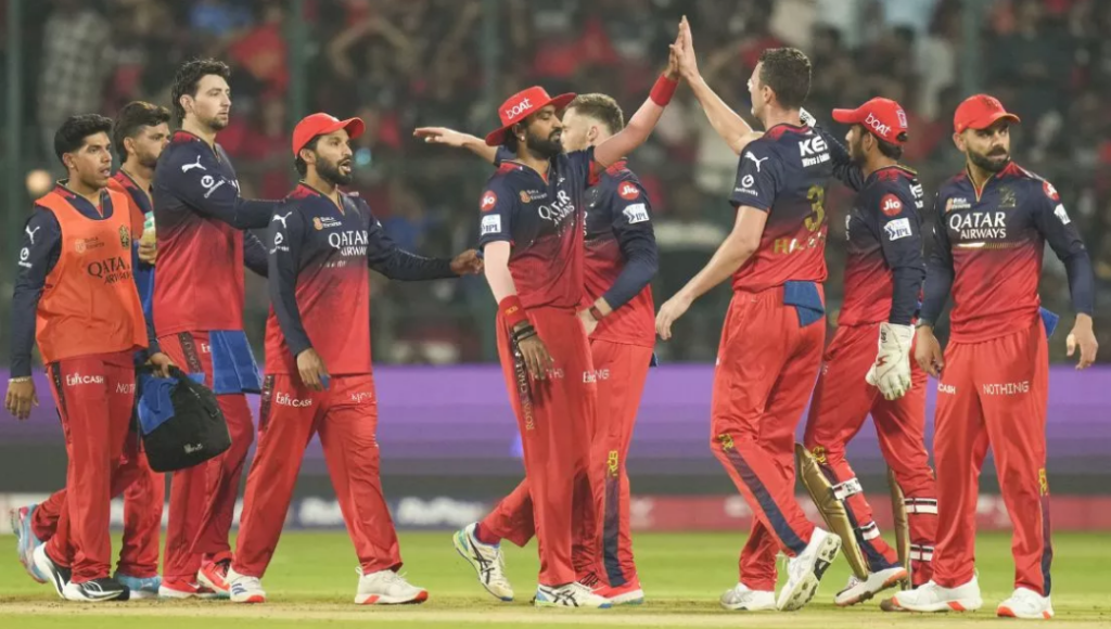 RCB ने IPL इतिहास का सबसे शर्मनाक रिकॉर्ड बनाया,आरसीबी की हुई घरेलू मैदान पर लगातार तीसरी हार
