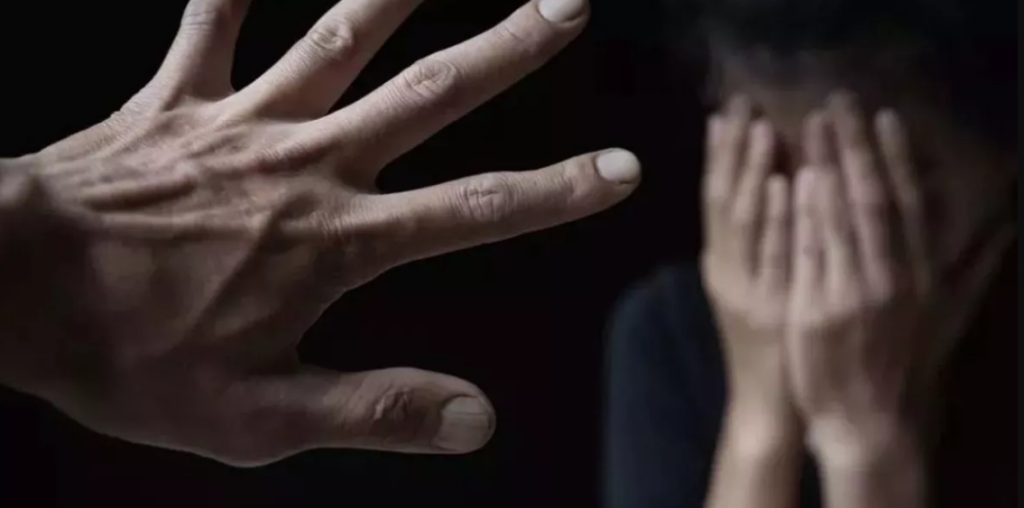 फिर एक दरिंदगी आयी सामने फोरेस्ट गार्ड ने नाबालिग से किया दुष्कर्म, कुंए में कूदी लड़की