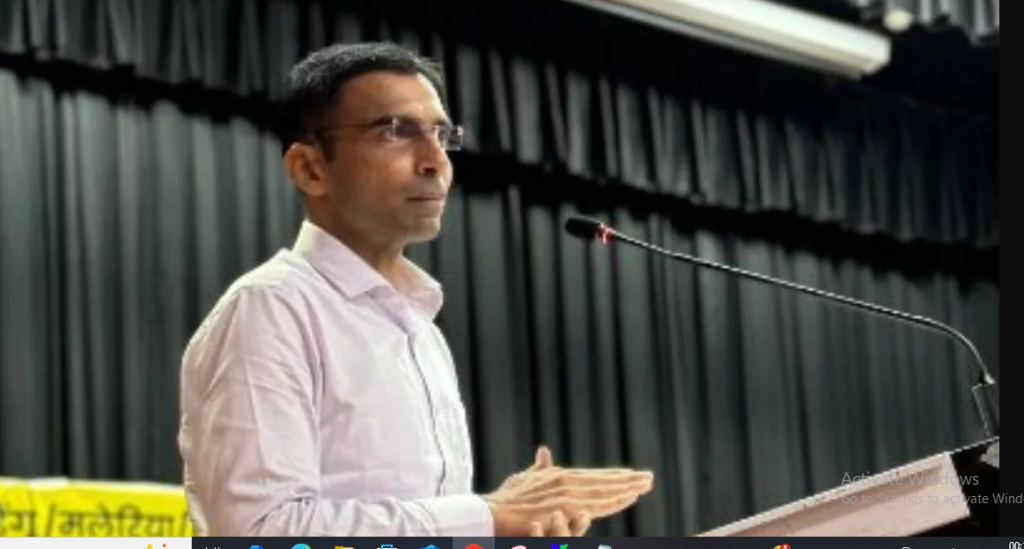 डीएम ने दी चेतावनी ‘राजधानी में नहीं चलेगा माफियाराज’,अधिकारियों को दिए निर्देश