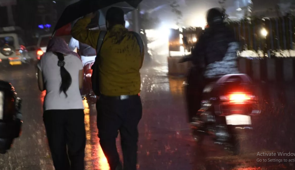 उत्तराखंड में भारी बारिश और तूफान से दो लोगों की मौत,कई जगह भूस्खलन, पहाड़ों में जनजीवन प्रभावित