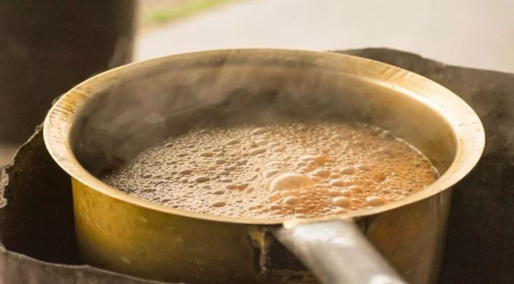 दहेज में फ्लैट की मांग कर रहे ससुराल वाले,खौलती चाय से हमला कर जलाने की कोशिश