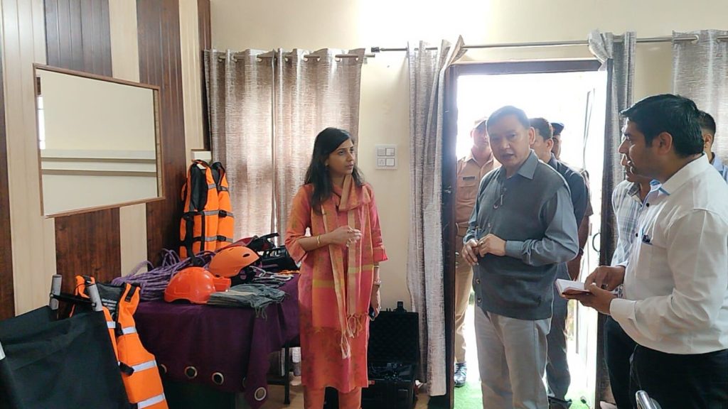 सैटेलाइट फोन और आपदा उपकरणों को रखें सक्रिय : डीएम – Update Times