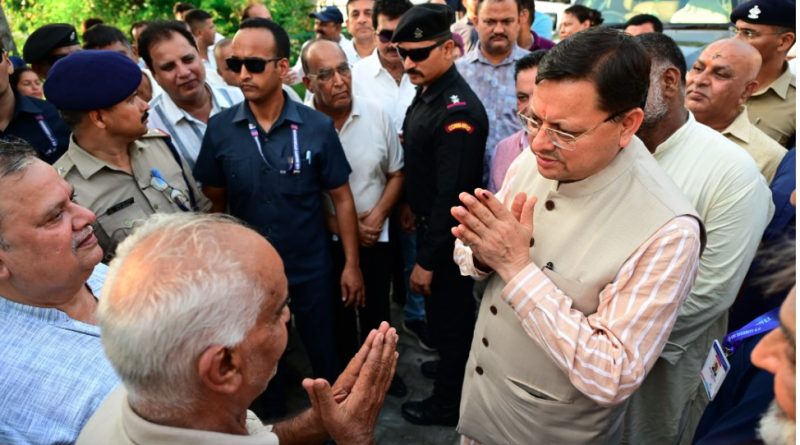 मुख्यमंत्री धामी ने खटीमा में जनता से मुलाकात कर सुनी उनकी समस्याएं