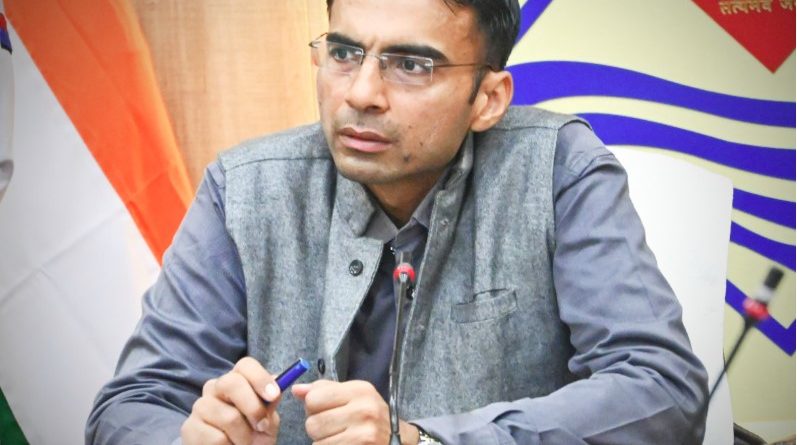 एक और बैंक आया जिला प्रशासन के रडार पर, डीएम ने काटी आरसी, कभी भी हो सकता है सील