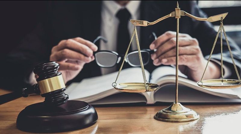 देहरादून कोर्ट परिसर में फर्जी वकीलों पर सख्ती, ड्रेस में पकड़े गए तो होगी FIR