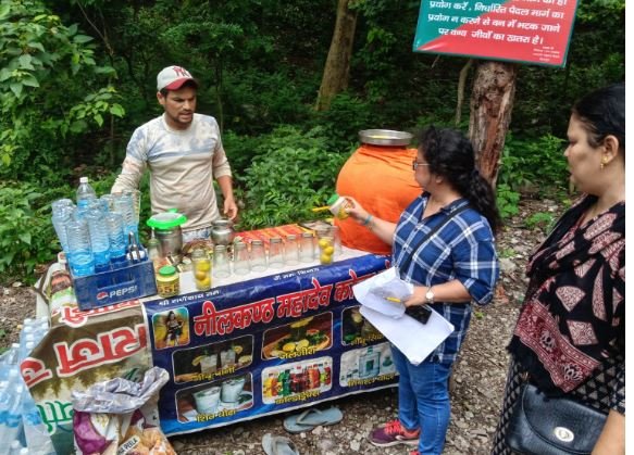 कावड़ यात्रा मार्ग पर खाद्य प्रतिष्ठानों का संयुक्त निरीक्षण
