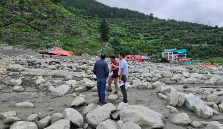 धराली आपदा के कारणों की पड़ताल में जुटे शीर्ष वैज्ञानिक