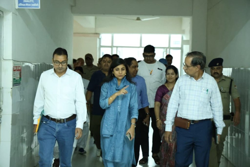 स्वच्छता, दवाओं की उपलब्धता और मरीजों की सुविधा पर जोर