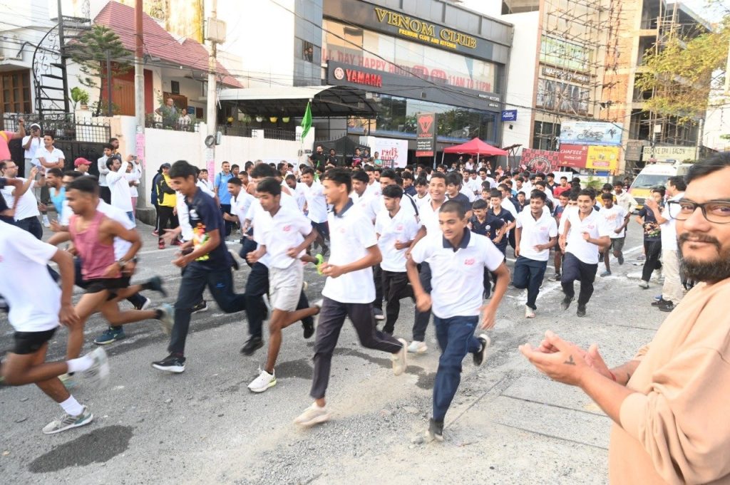 राज्य स्तरीय ‘‘रेड रन’’ मैराथन में युवाओं ने दौड़ लगाई, एचआईवी/एड्स जागरूकता का संदेश दिया
