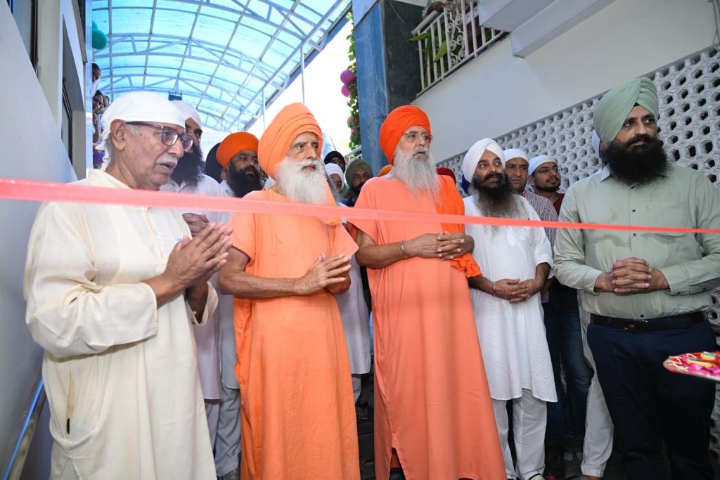 निर्मल आश्रम अस्पताल द्वारा स्वैच्छिक रक्तदान शिविर का आयोजन