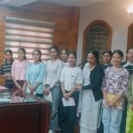 जिलाधिकारी के निर्देश पर बालिकाओं को कराया गया जिला कार्यालय का भ्रमण