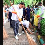 सीएम धामी ने किया ‘स्वच्छ उत्सव-2025’ का शुभारंभ, स्वयं झाड़ू लगाकर दिया स्वच्छता का संदेश