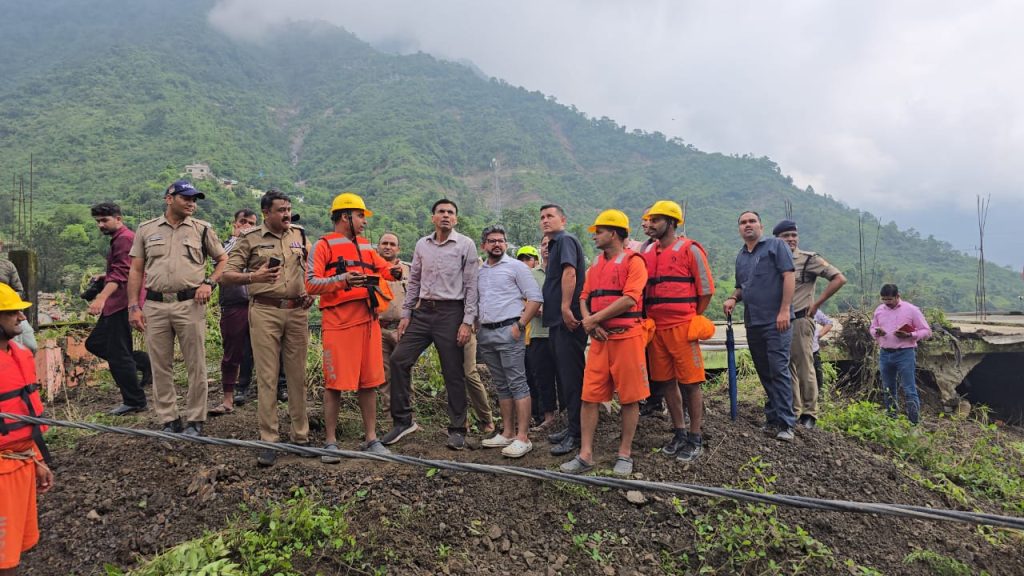 आपदा प्रभावितों के लिए जिला प्रशासन ने शुरू किया रेस्क्यू अभियान