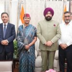 राज्यपाल से मिली मुख्य सूचना आयुक्त राधा रतूड़ी, आयोग की उपलब्धियों पर दी विस्तृत जानकारी