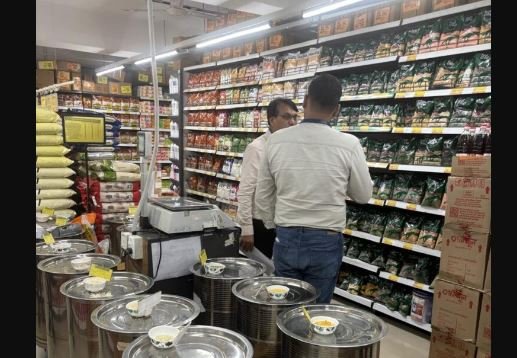 जिलाधिकारी के निर्देशन में दीपावली पर खाद्य सुरक्षा विभाग की सख्ती, मिलावटी खाद्य पदार्थों पर नकेल