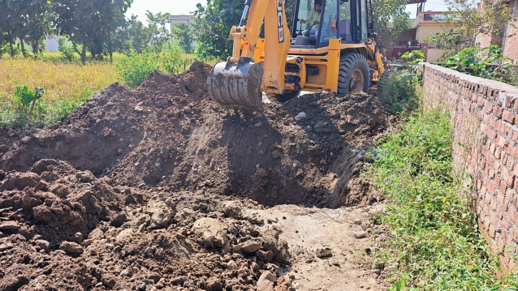 एमडीडीए की बड़ी कार्रवाई– शिमला बाईपास रोड पर अवैध प्लॉटिंग पर चला बुलडोजर