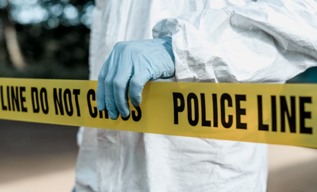 कालूसिद्ध मंदिर के पीछे नदी में तैरता मिला अज्ञात व्यक्ति का शव, जांच में जुटी पुलिस