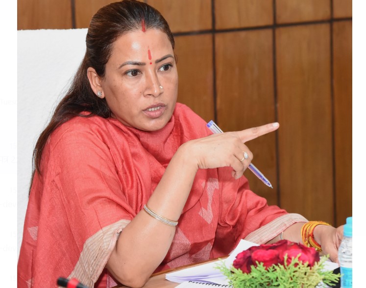 राशन डीलरों के भुगतान में लाएं एकरूपता: रेखा आर्या