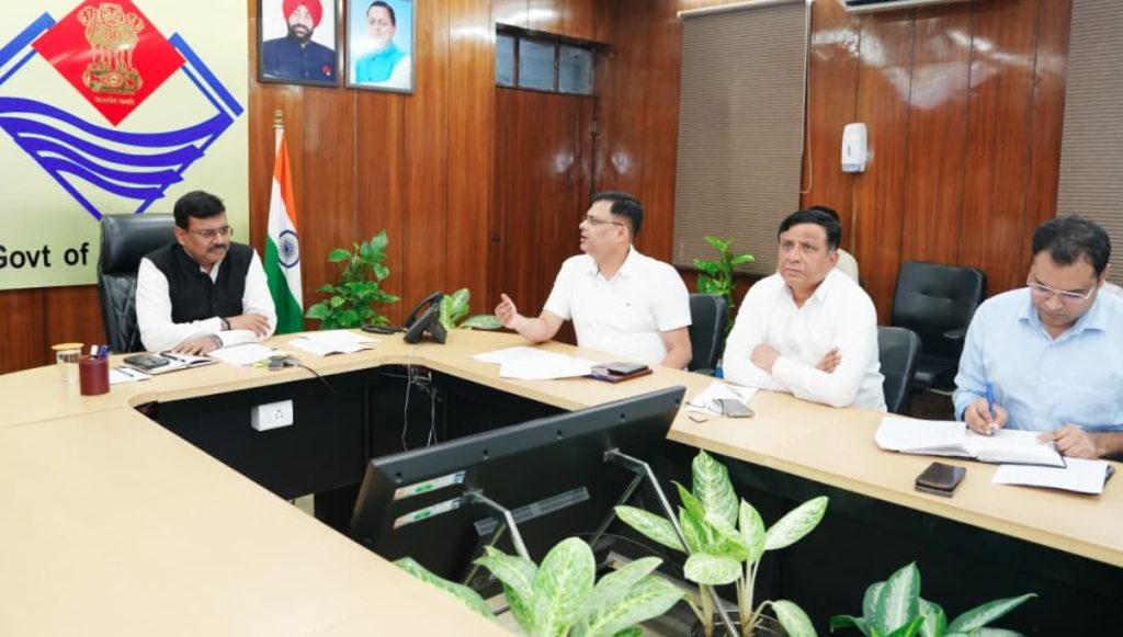 मुख्य सचिव ने झुग्गी बस्तियों के पुनर्विकास का पुनः सर्वे कराने के दिए निर्देश