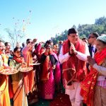अपने पैतृक गांव पहुंचे मुख्यमंत्री धामी, ग्रामीणों ने किया स्वागत
