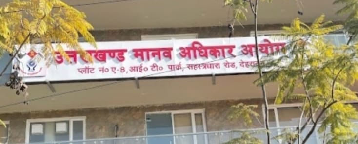 Dehradun: A juice vendor outside the SSP’s office used the same cloth used for cleaning private parts to wipe utensils