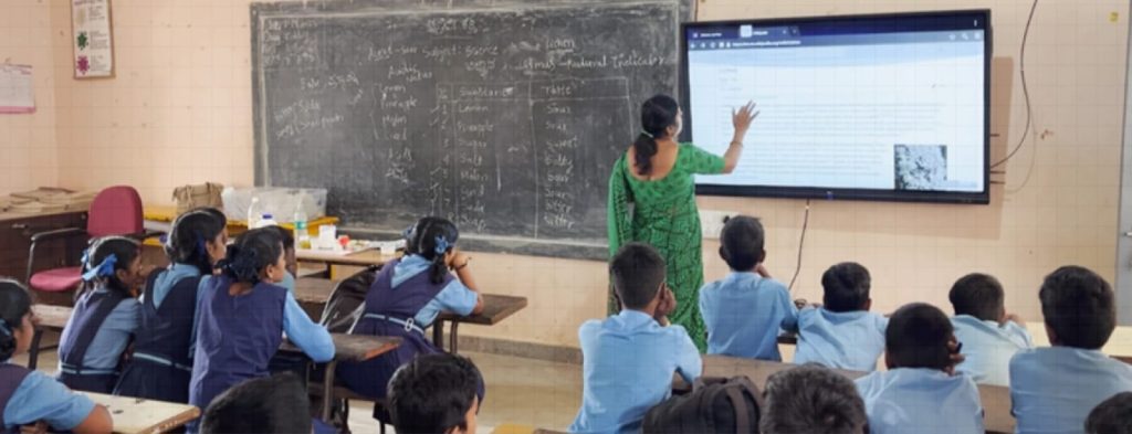 Installation of 884 smart TVs in 168 government secondary schools in Dehradun on a large scale; work order issued